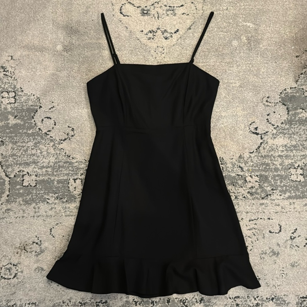 Linen mini with ruffle hem